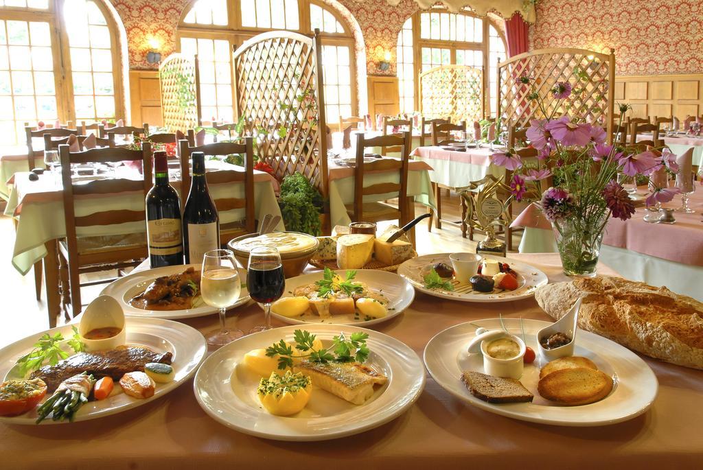 فندق Le Relais De L'Aubrac ناسبينالز المظهر الخارجي الصورة